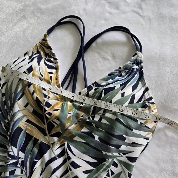 Hurley Swimsuit Medium Tropical Palm Tree Botanical Criss Cross Back One Piece - Picture 6 of 7